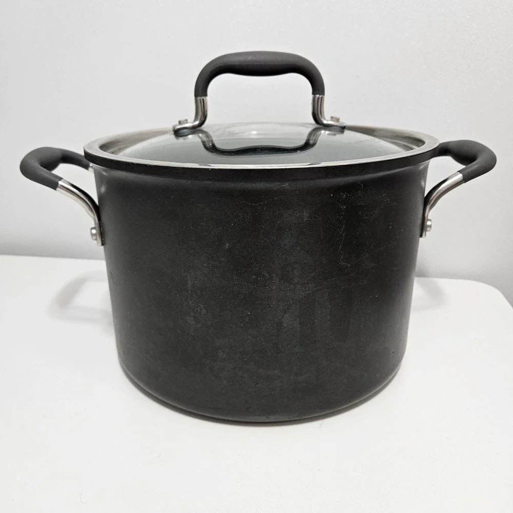 Pampered Chef 8 Qt Titanium Reinforced Nonstick Stock Pot with Lid